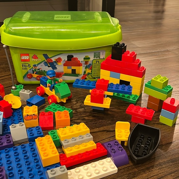 LEGO Duplo Building Set with Storage Bin/Big Bricks Toodler Lego Mega Blocks - Picture 1 of 17